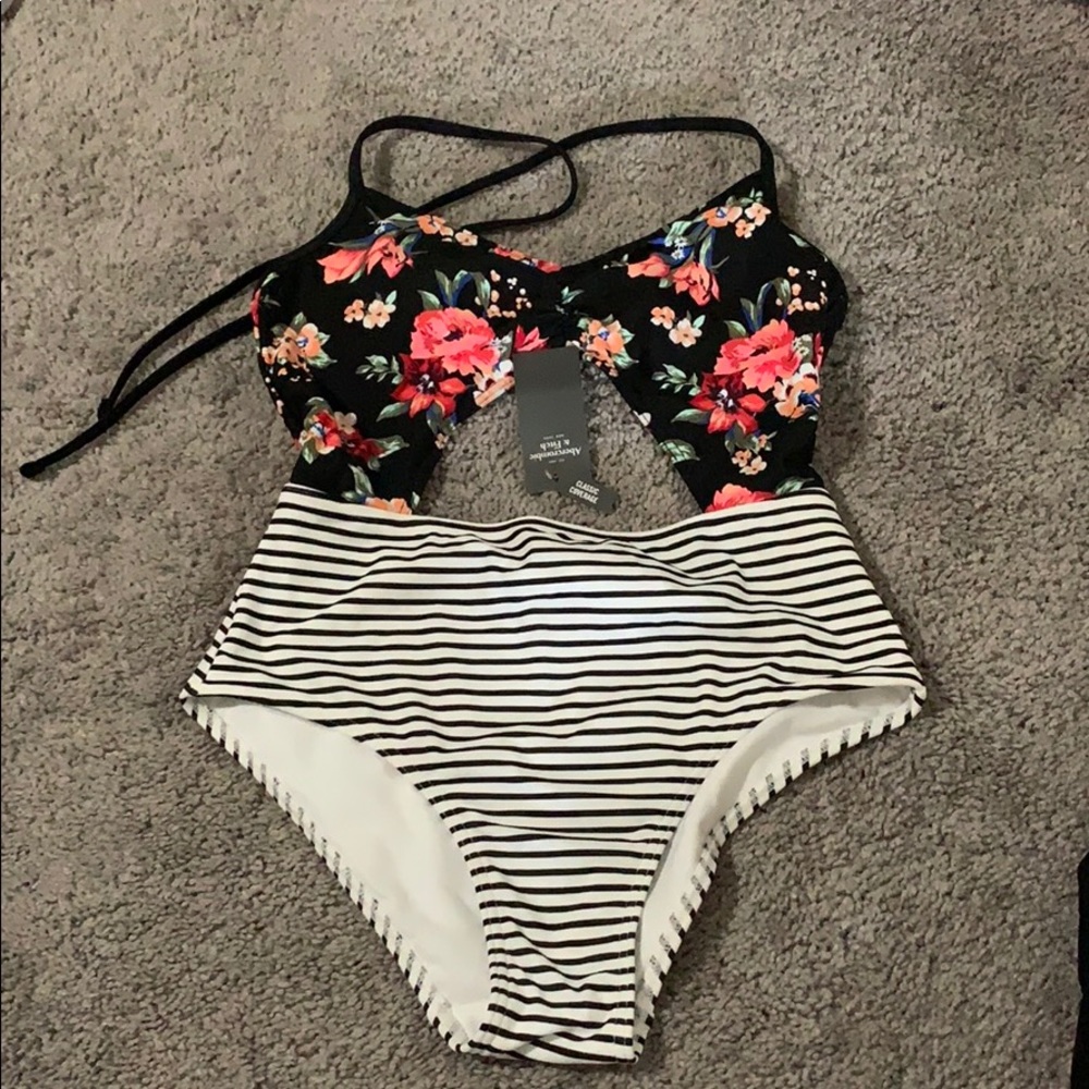 Abercrombie & Fitch swim